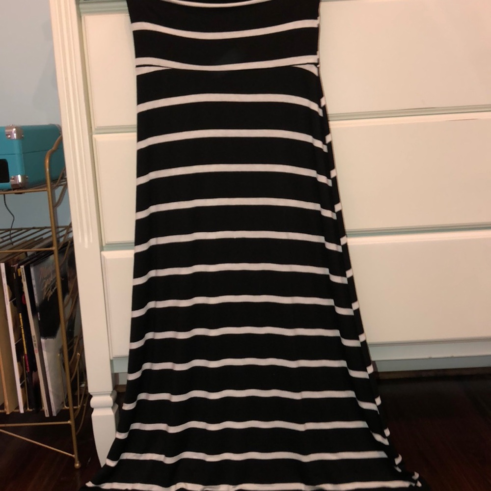 Black and white maxi skirt